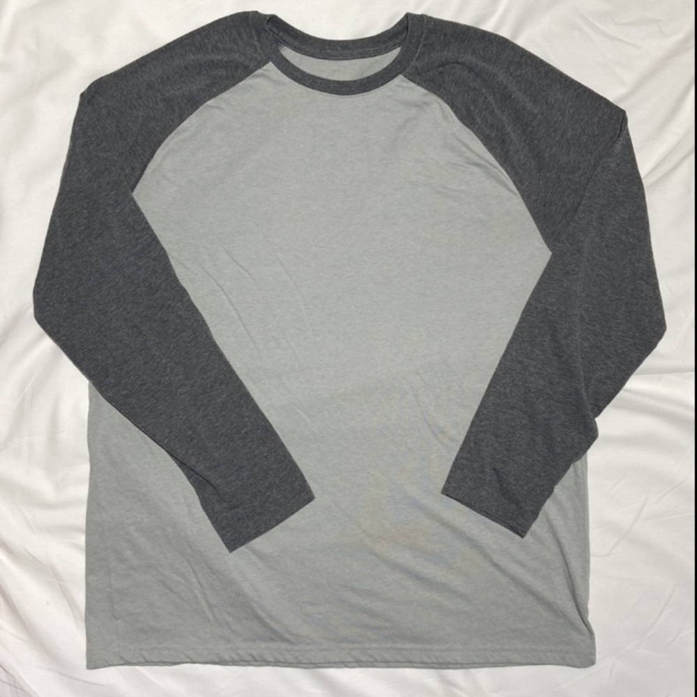 George Raglan Sleeve Shirt. Large. Light & Dark Gray. NWOT